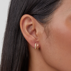 18K Gold Crystal Claw Earrings – Elegant Accessory, Perfect Gift