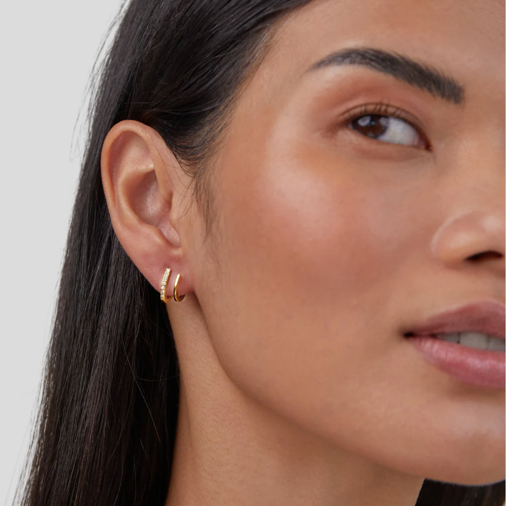18K Gold Crystal Claw Earrings – Elegant Accessory, Perfect Gift