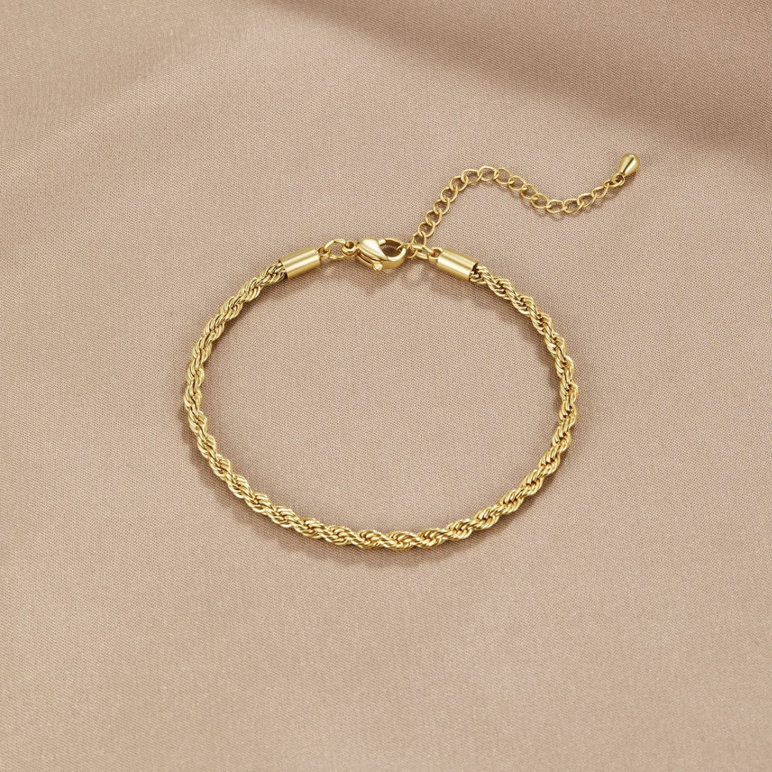 18K Gold Twisted Bracelet – Elegant Accessory, Perfect Gift