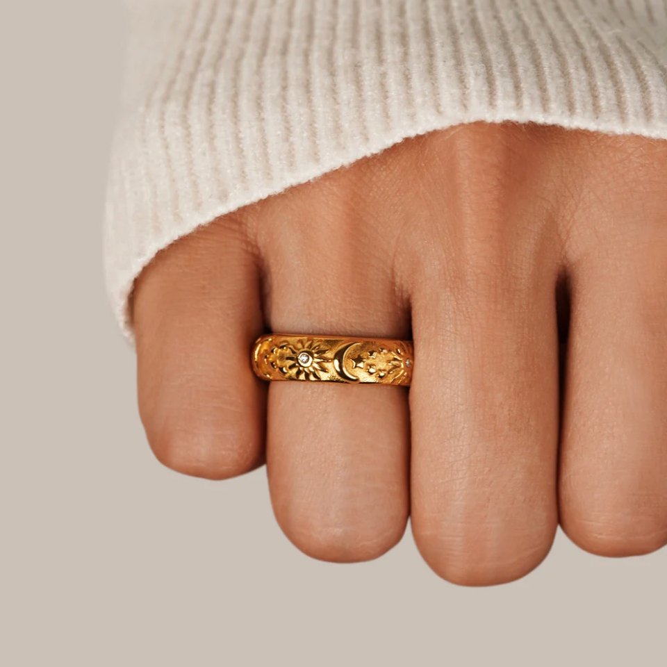 Celestial Gold Ring – Elegant Accessory, Perfect Gift