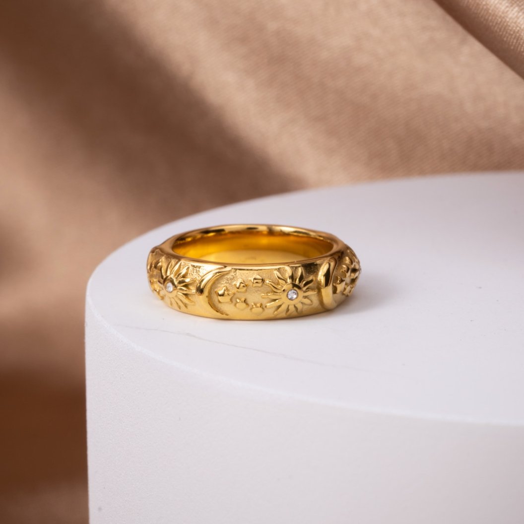 Celestial Gold Ring – Elegant Accessory, Perfect Gift