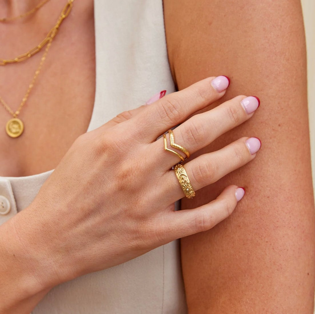 Celestial Gold Ring – Elegant Accessory, Perfect Gift