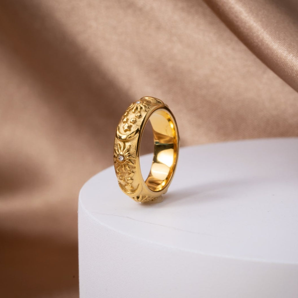 Celestial Gold Ring – Elegant Accessory, Perfect Gift