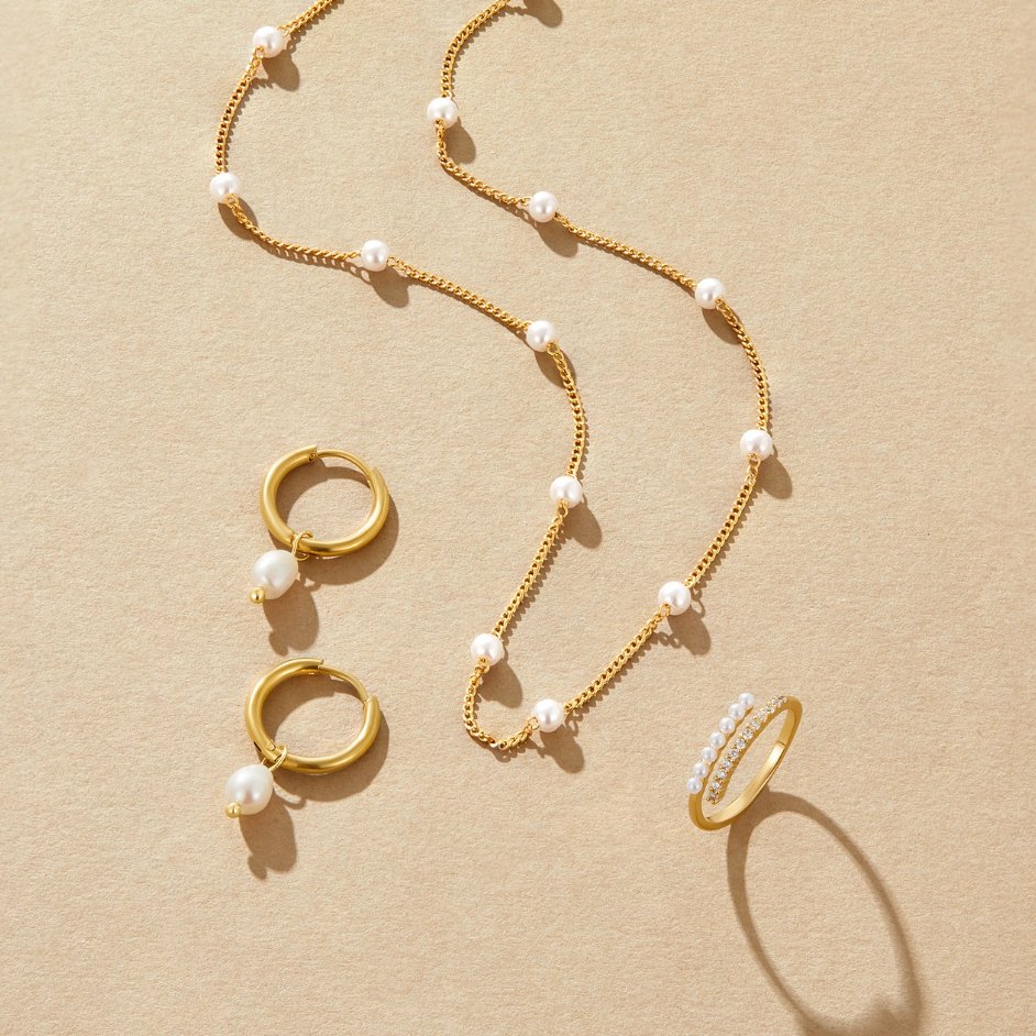Freshwater Pearl Hoop Earrings – Elegant Accessory, Perfect Gift