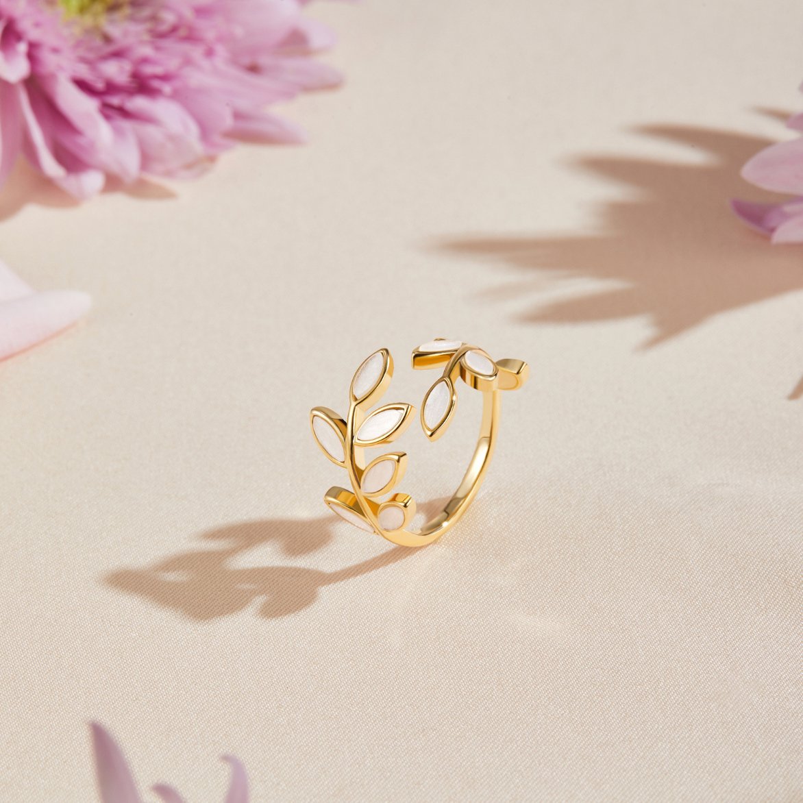 Gold Leaf Ring – Elegant Accessory, Perfect for Gifts, Everyday Wear