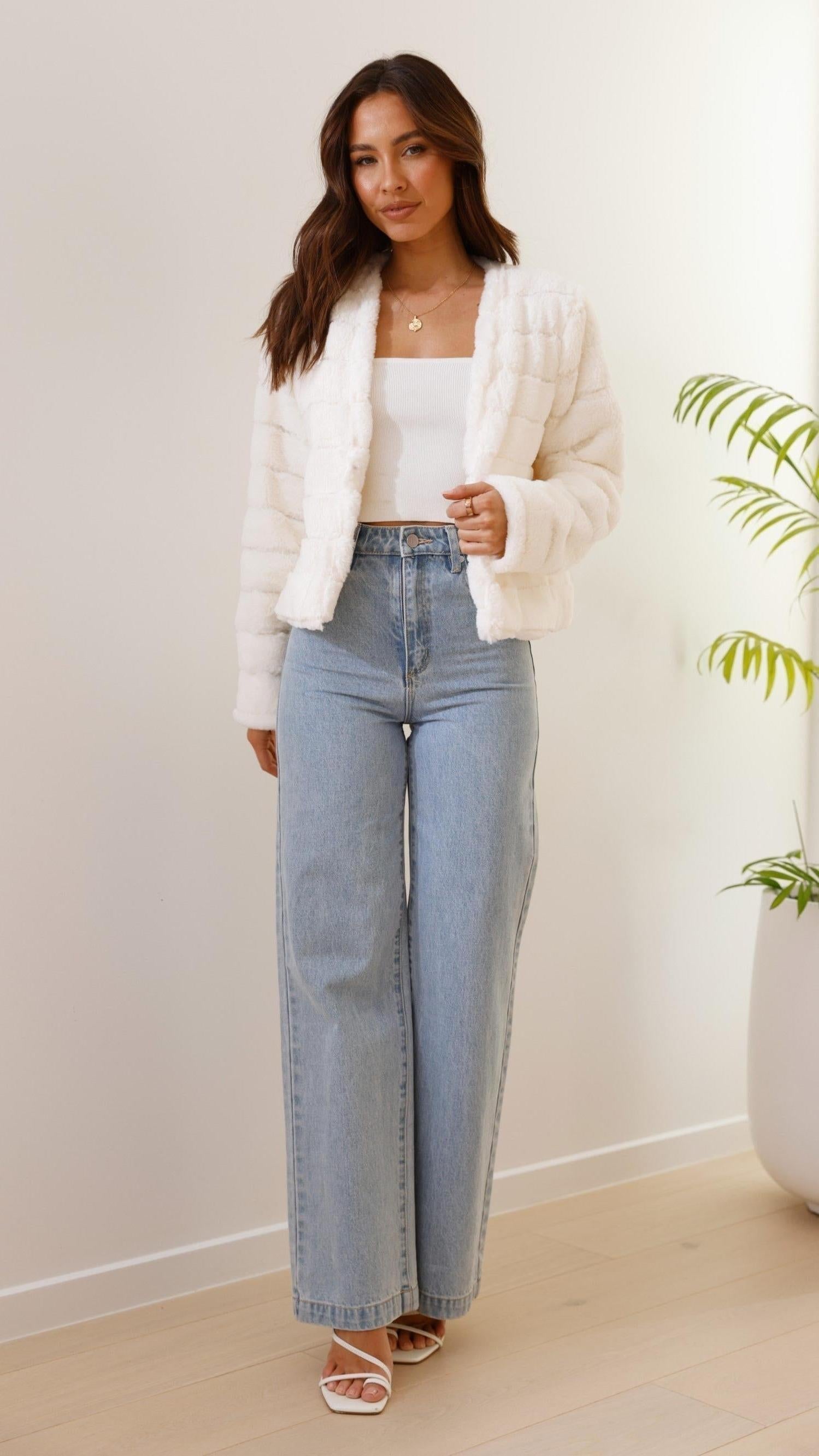 Women's Crop Jacket - Soft Fabric, Stylish Design for Casual Wear - Available in Multiple Colors