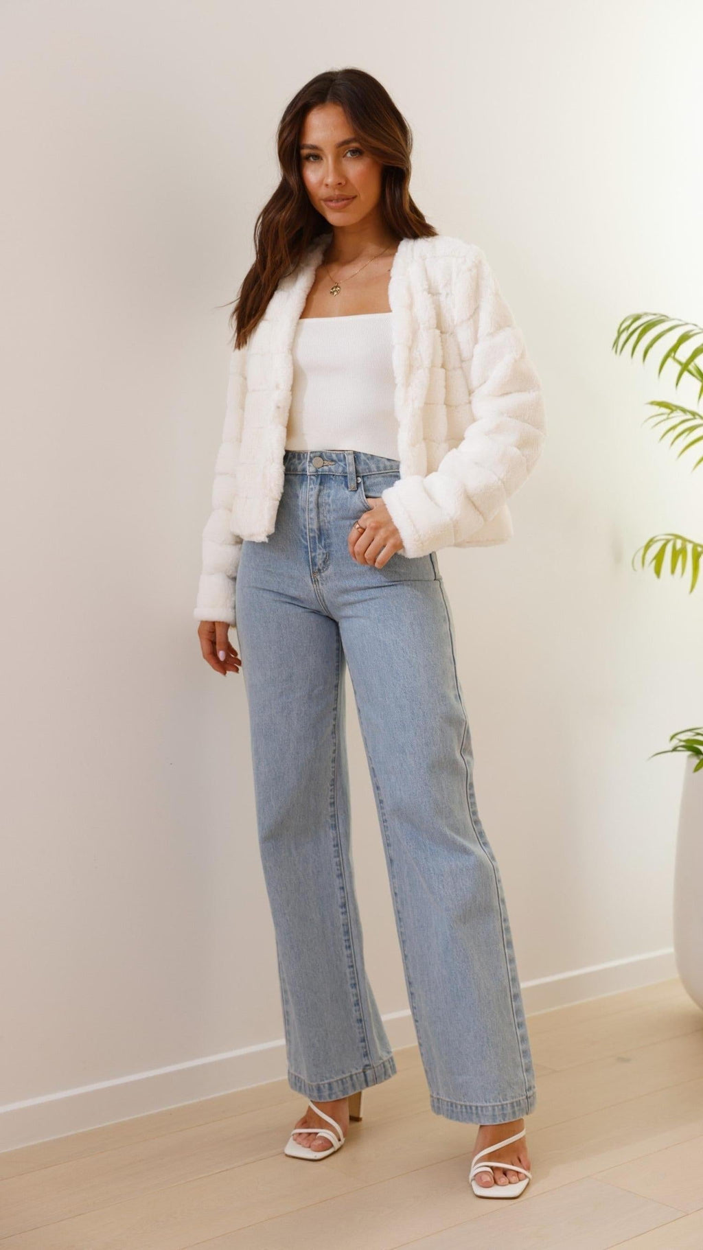 Women's Crop Jacket - Soft Fabric, Stylish Design for Casual Wear - Available in Multiple Colors