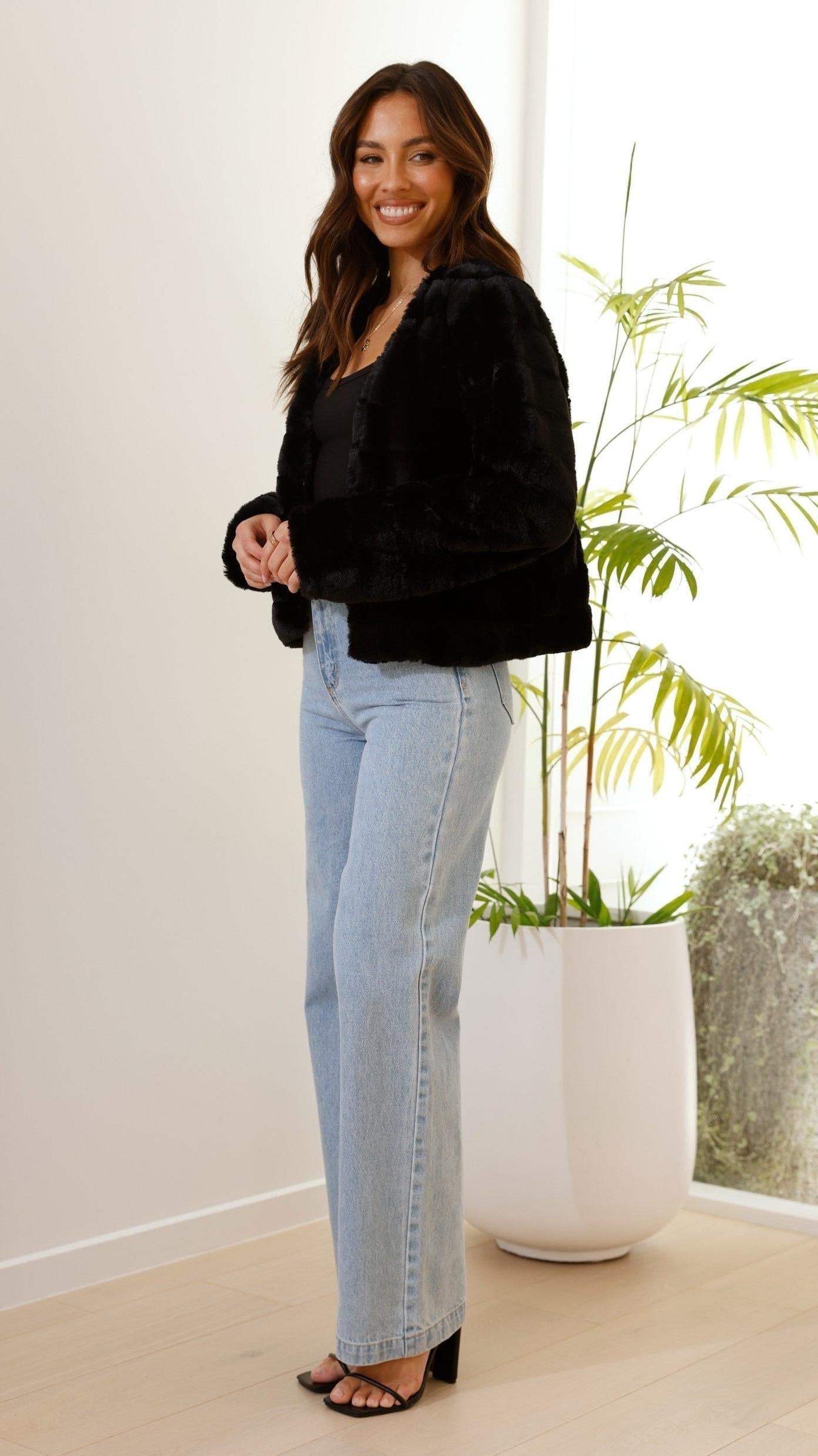 Women's Crop Jacket - Soft Fabric, Stylish Design for Casual Wear - Available in Multiple Colors