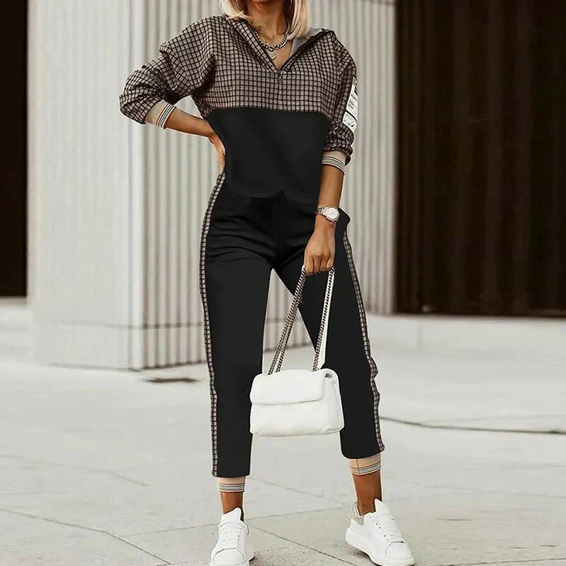 Women's Zipper Tracksuit - Comfortable Fabric, Modern Design - Casual Wear for Everyday and Active Lifestyle