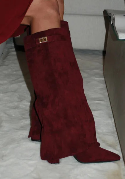 Women's Leather Thigh-High Boots with Buckle Detail for Fashionable Outfits and Stylish Footwear