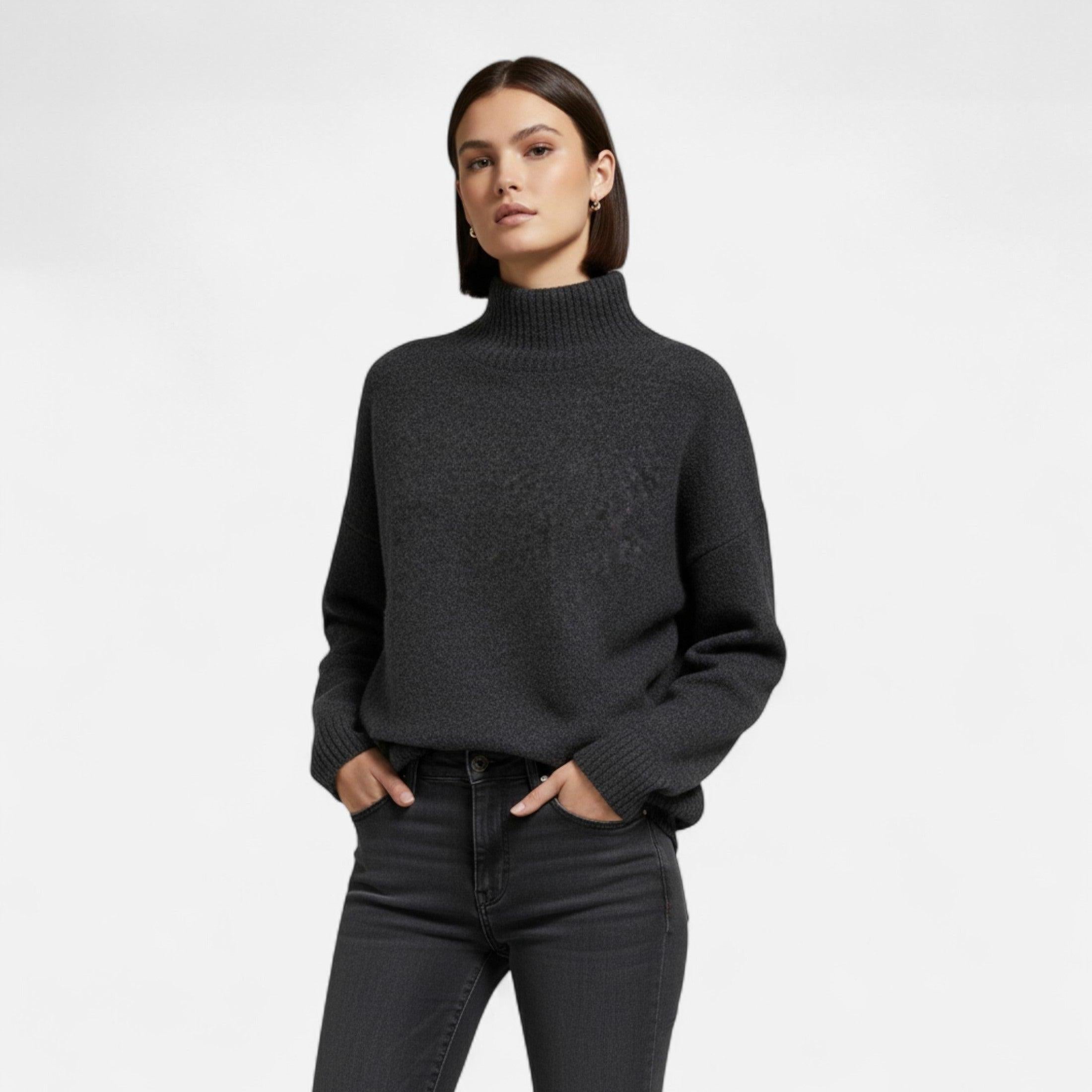 Women's Vintage Turtleneck Sweater | Classic Knit | Cozy Winter Knitwear for Casual Outfits