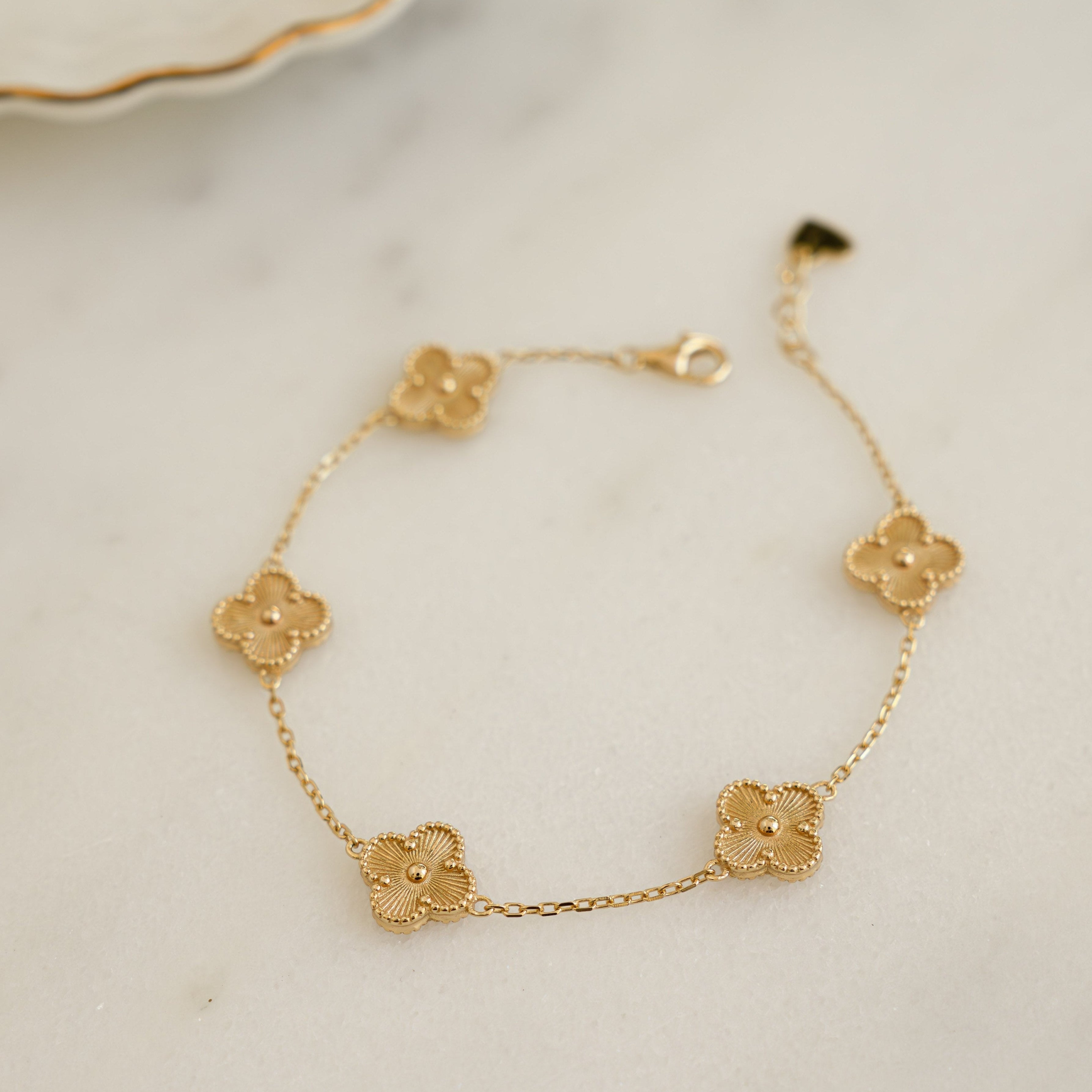 Detailed Lucky Clover Bracelet